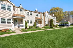 19 Paine Commons, Yaphank, NY 11980 - Photo 3