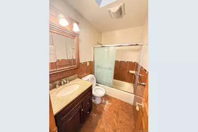7611 270th Street, New York, NY 11040 - Photo 9