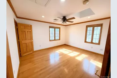 7611 270th Street, New York, NY 11040 - Photo 5