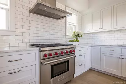 7 Old Boathouse Lane S, Hampton Bays, NY 11946 - Photo 5