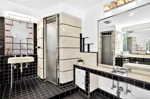 138 Payne Whitney Ln, Manhasset, NY 11030 - Photo 25