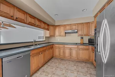 1 Peters Lane, Manhasset, NY 11030 - Photo 7