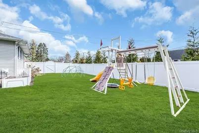 28 Rivera Lane, West Sayville, NY 11796 - Photo 21