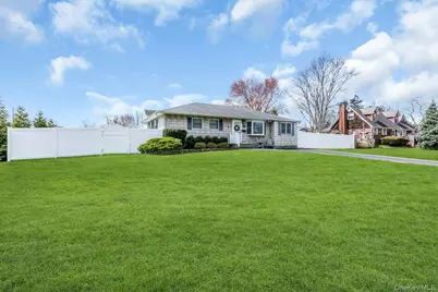 28 Rivera Lane, West Sayville, NY 11796 - Photo 3