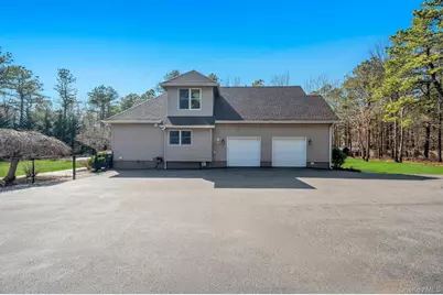 136 Mill Road, Manorville, NY 11949 - Photo 33