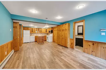 136 Mill Road, Manorville, NY 11949 - Photo 33