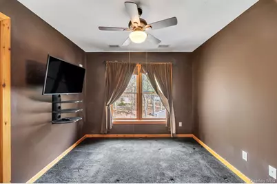 136 Mill Road, Manorville, NY 11949 - Photo 29