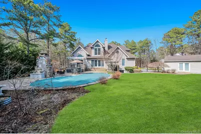 136 Mill Road, Manorville, NY 11949 - Photo 37