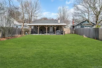 6 Oakwood Avenue, Ronkonkoma, NY 11779 - Photo 19