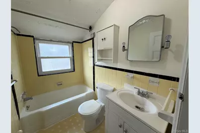 307 W Shore Road #5, Huntington, NY 11743 - Photo 9