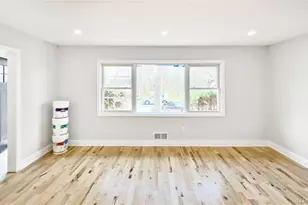 37 Decatur St, Roosevelt, NY 11575 - Photo 17