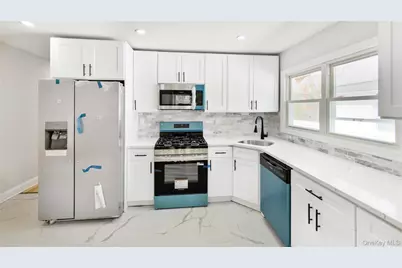 37 Decatur Street, Roosevelt, NY 11575 - Photo 21