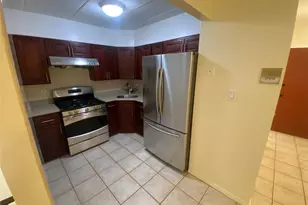 68-05 242nd St, Little Neck, NY 11362 - Photo 7