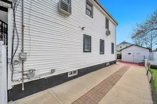 24 Pleasant Ave, Roosevelt, NY 11575 - Photo 23