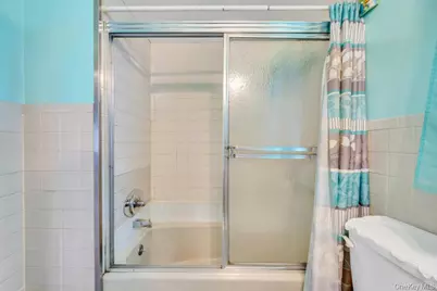 24 Pleasant Avenue, Roosevelt, NY 11575 - Photo 15