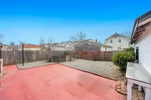 24 Pleasant Ave, Roosevelt, NY 11575 - Photo 25