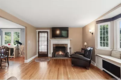 32 Thorn Avenue, Mount Kisco, NY 10549 - Photo 9