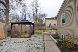 61 Manchester Rd, Huntington, NY 11743 - Photo 13