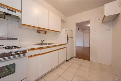 2090 Barnes Avenue #2H, Bronx, NY 10462 - Photo 9