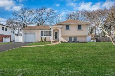 86 Overlook Drive, East Islip, NY 11730 - Photo 3