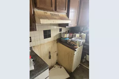 2105 Seward Avenue, Bronx, NY 10473 - Photo 9