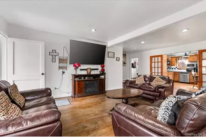 824 Lincoln Avenue, Bohemia, NY 11716 - Photo 5