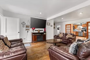 824 Lincoln Ave, Bohemia, NY 11716 - Photo 5