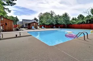 824 Lincoln Ave, Bohemia, NY 11716 - Photo 25