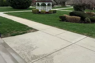 72-05 Little Neck Pkwy, Glen Oaks, NY 11004 - Photo 17