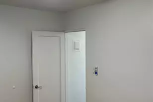 72-05 Little Neck Pkwy, Glen Oaks, NY 11004 - Photo 9