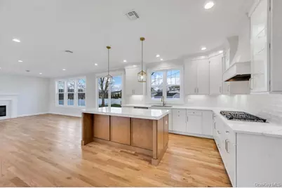 89 West Avenue, Hicksville, NY 11801 - Photo 5