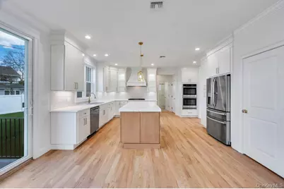 89 West Avenue, Hicksville, NY 11801 - Photo 9