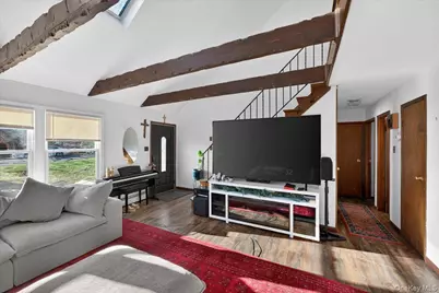 528 Lockwood Drive, Shirley, NY 11967 - Photo 3