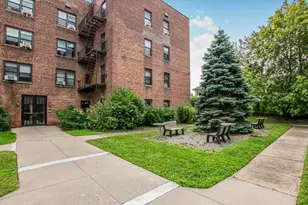 470 N Broadway, Yonkers, NY 10701 - Photo 13