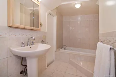 17 Lake Avenue, Yonkers, NY 10703 - Photo 25