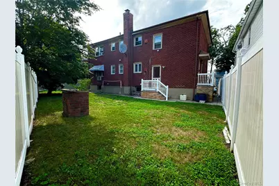 141- 33 255th Street #Second Floor, Rosedale, NY 11422 - Photo 3