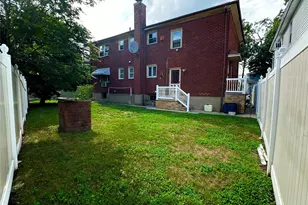 141-33 255th St, Rosedale, NY 11422 - Photo 3