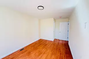 139-20 Lakewood Ave, Jamaica, NY 11435 - Photo 11