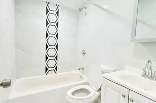 139-20 Lakewood Ave, Jamaica, NY 11435 - Photo 5