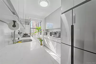 21102 73rd Avenue #3H, Oakland Gardens, NY 11364 - Photo 5