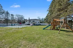 4 Basill Ln, East Northport, NY 11731 - Photo 33