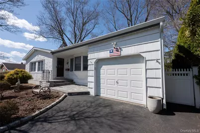 28 Dartmouth Drive, Smithtown, NY 11787 - Photo 3