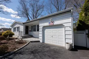 28 Dartmouth Dr, Smithtown, NY 11787 - Photo 3