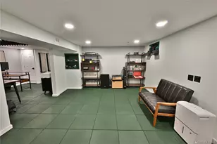 28 Dartmouth Dr, Smithtown, NY 11787 - Photo 31