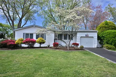 28 Dartmouth Drive, Smithtown, NY 11787 - Photo 3