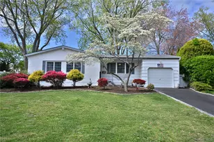28 Dartmouth Dr, Smithtown, NY 11787 - Photo 3