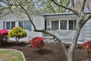 28 Dartmouth Dr, Smithtown, NY 11787 - Photo 5