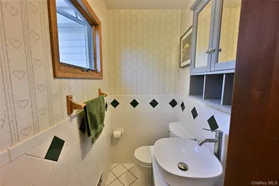 28 Dartmouth Drive, Smithtown, NY 11787 - Photo 21