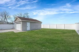 28 Vanderbilt Ave, Babylon, NY 11702 - Photo 41