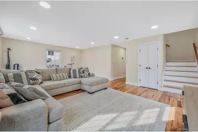 28 Vanderbilt Avenue, Babylon, NY 11702 - Photo 21